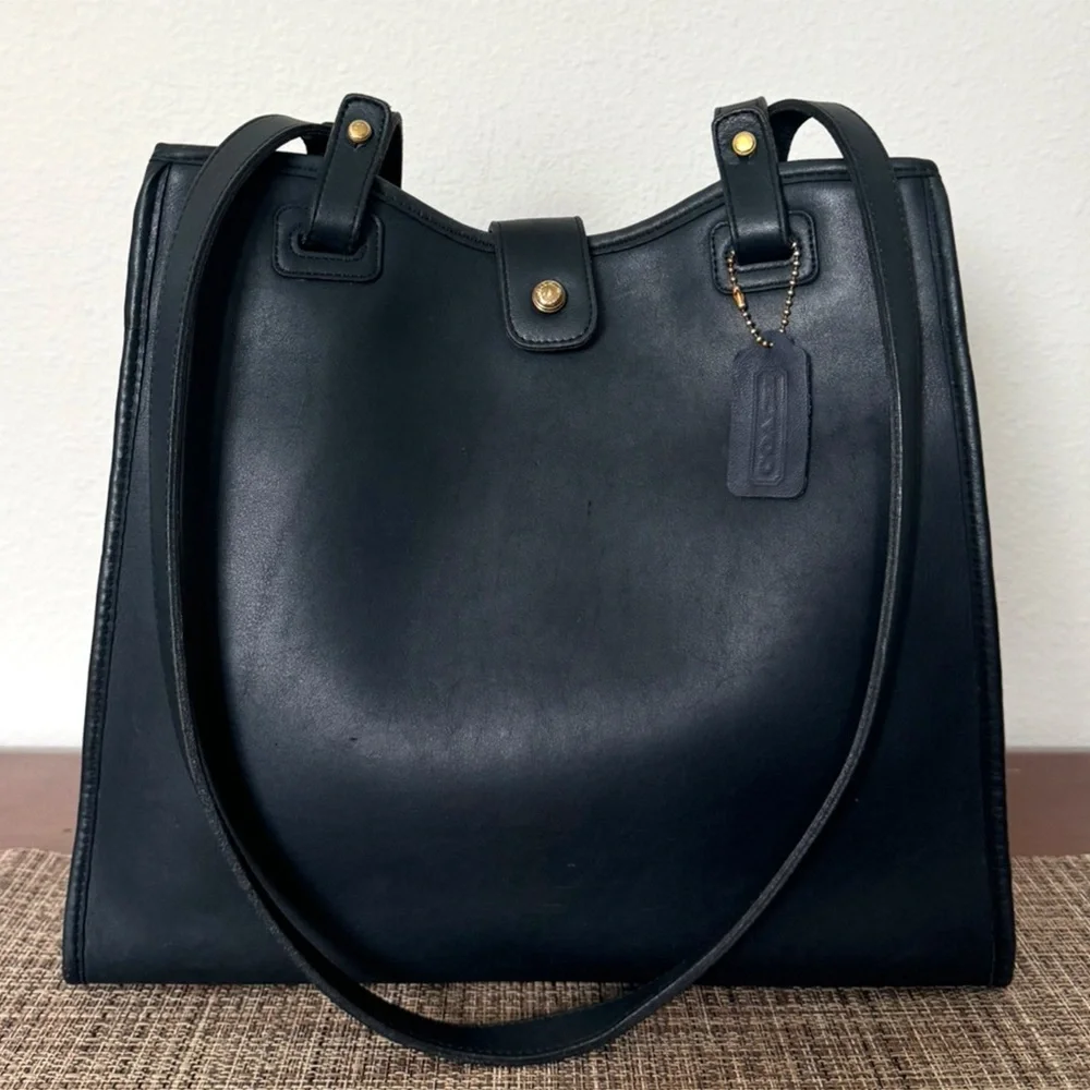 ❤️SOLD❤️Vintage Coach Navy Dover Bag #9900 - Picture 1 of 10